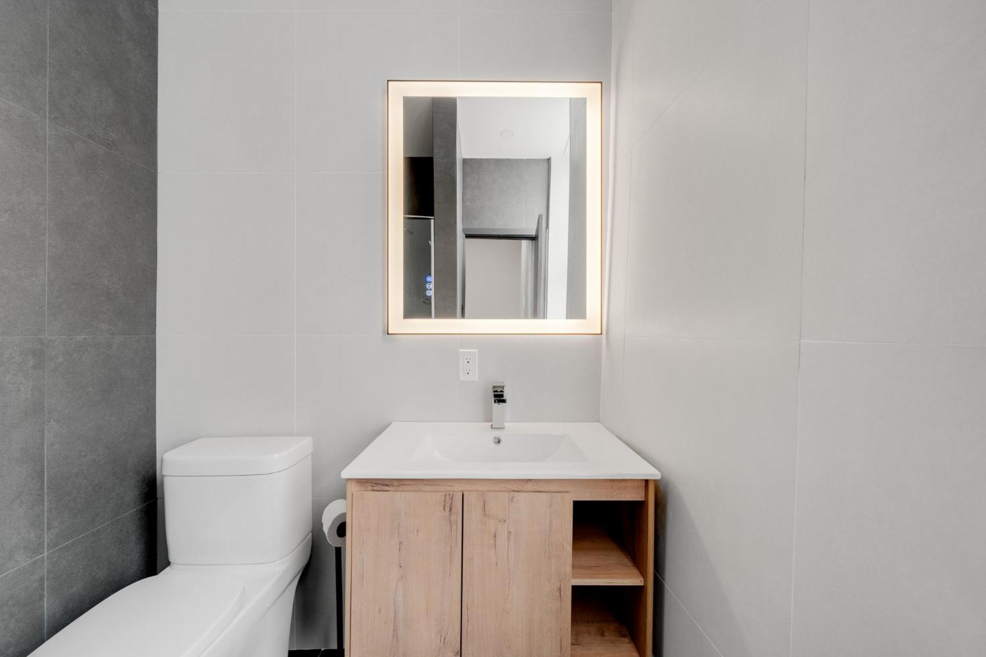 Lift Hotel Montreal Luaran gambar