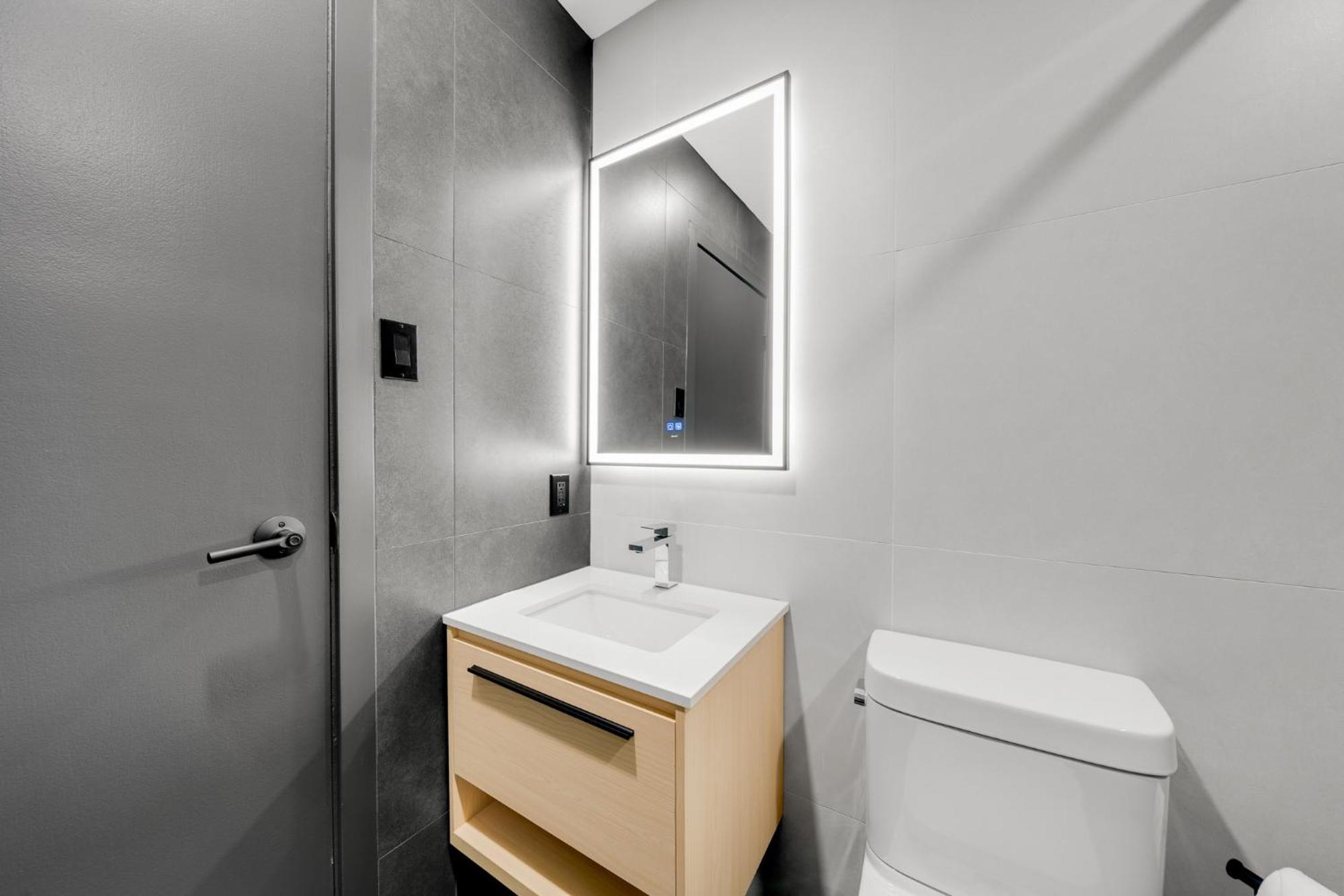 Lift Hotel Montreal Luaran gambar