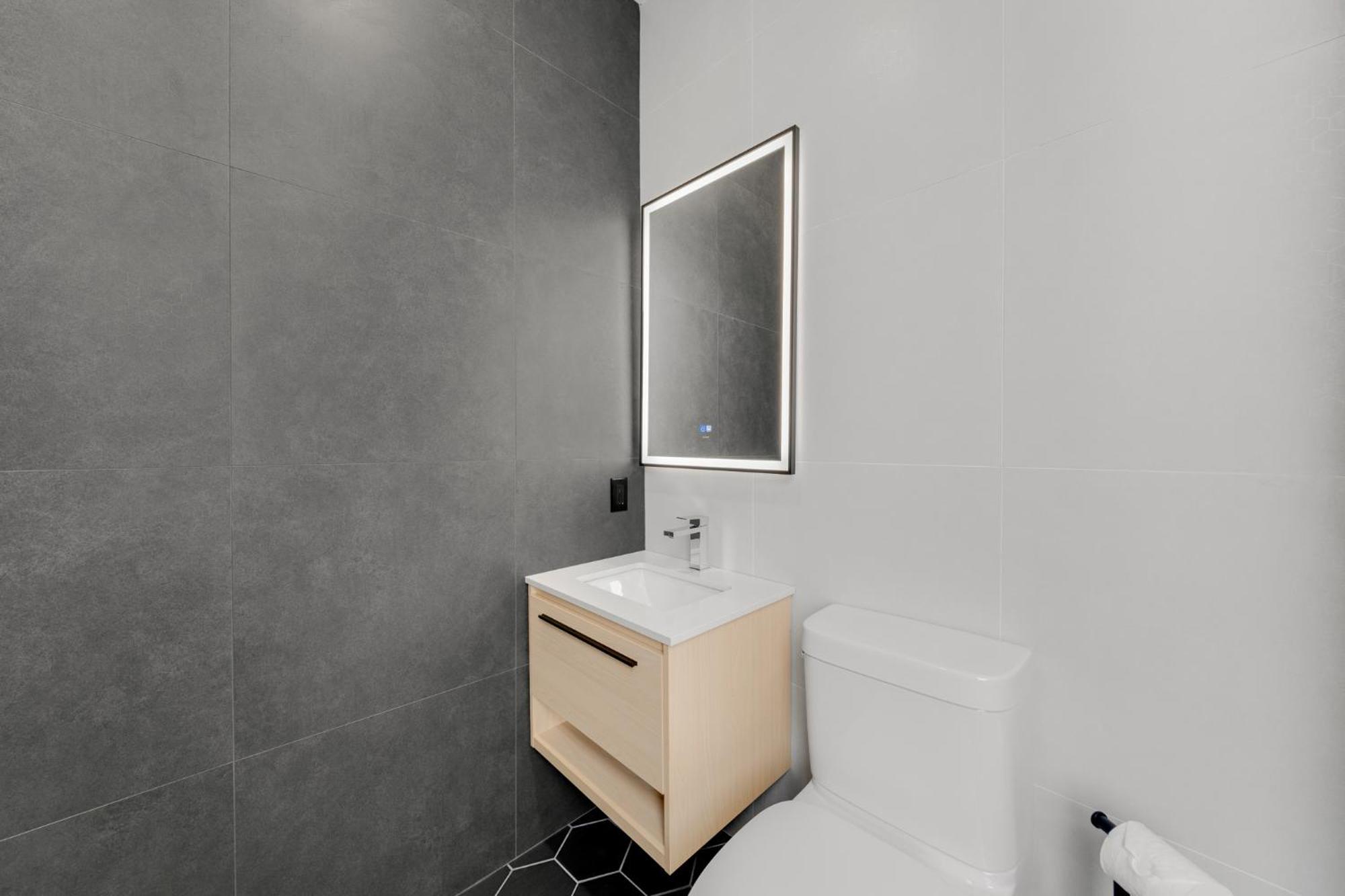 Lift Hotel Montreal Luaran gambar