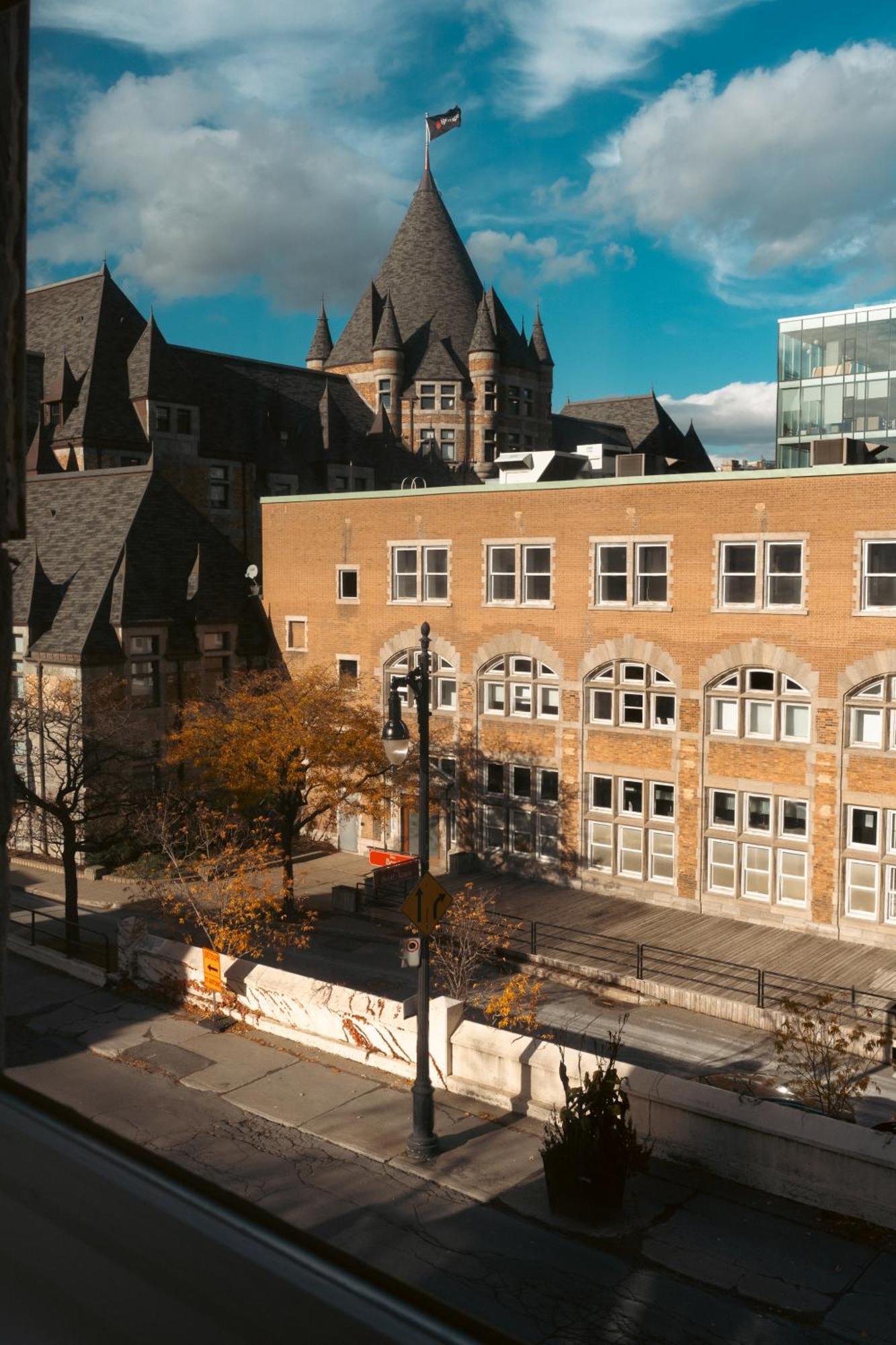 Lift Hotel Montreal Luaran gambar