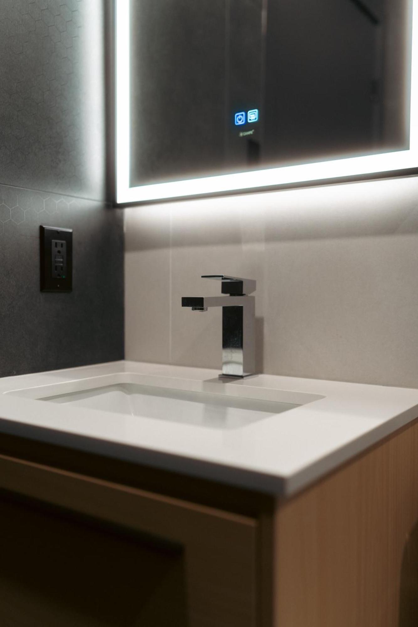 Lift Hotel Montreal Luaran gambar
